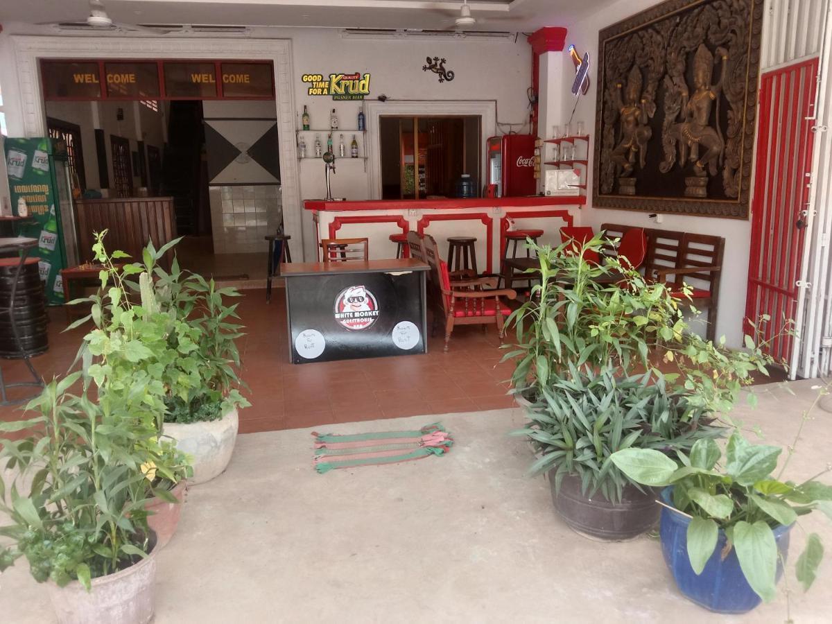White Monkey Hotel Siem Reap Exterior photo