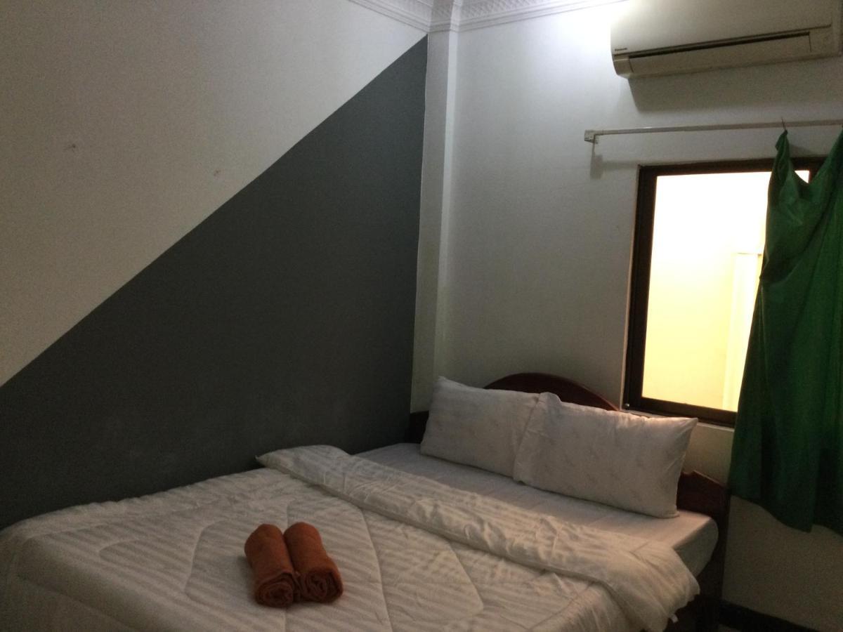 White Monkey Hotel Siem Reap Exterior photo