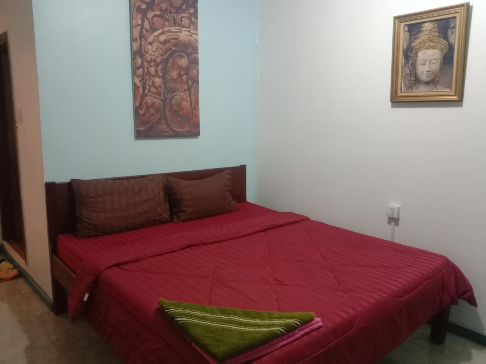 White Monkey Hotel Siem Reap Room photo