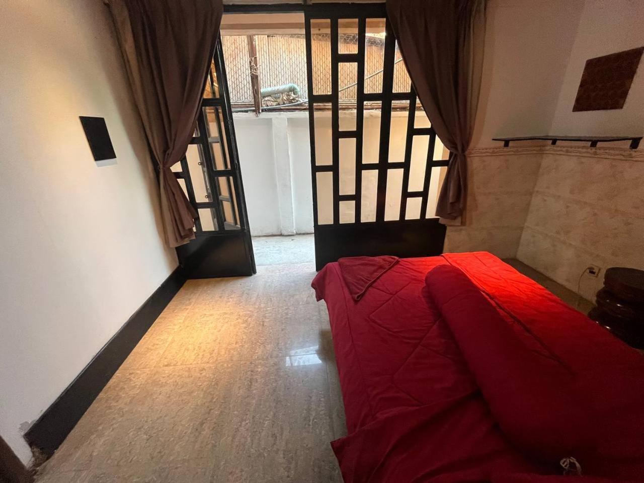 White Monkey Hotel Siem Reap Room photo