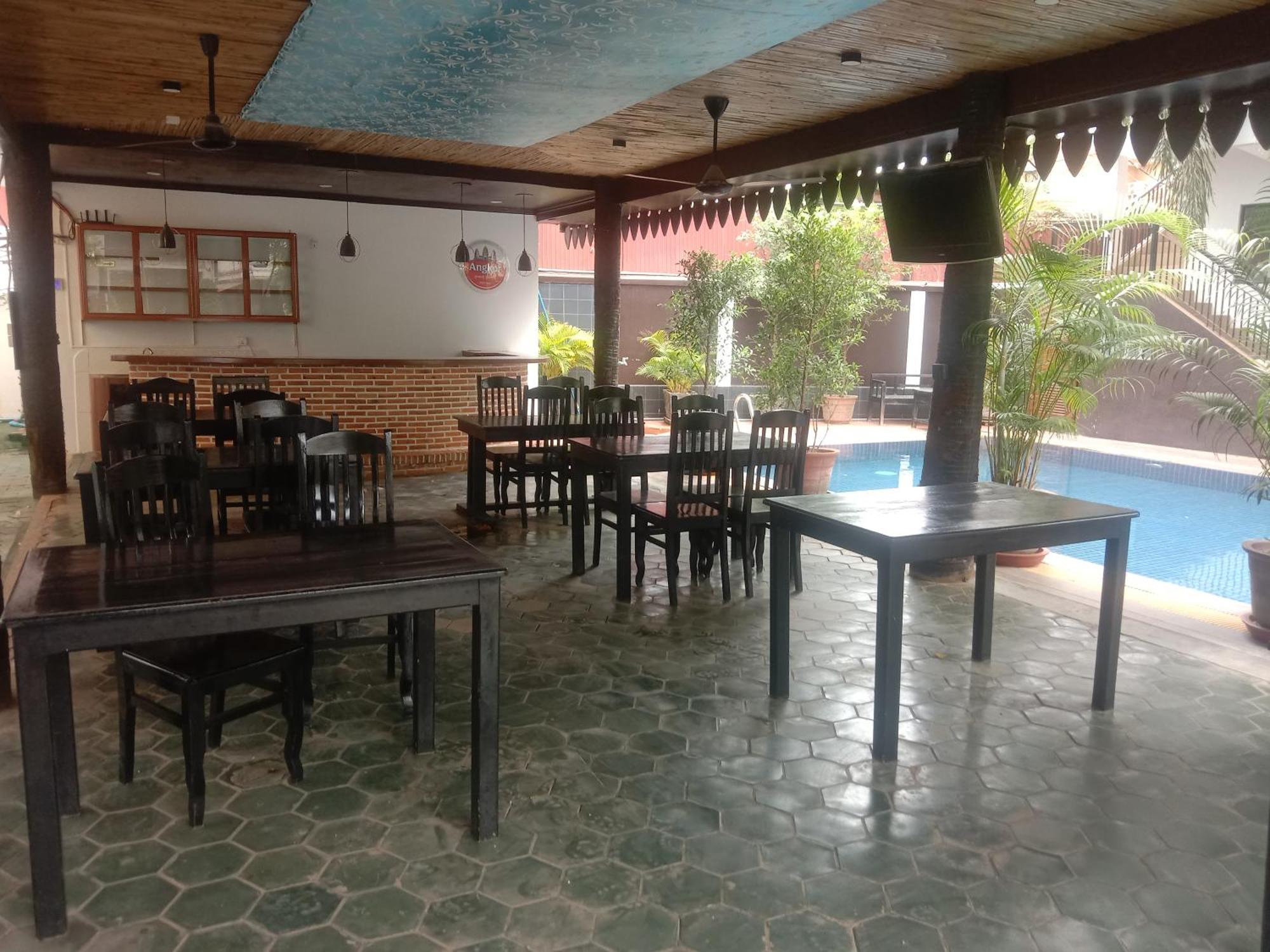 White Monkey Hotel Siem Reap Room photo