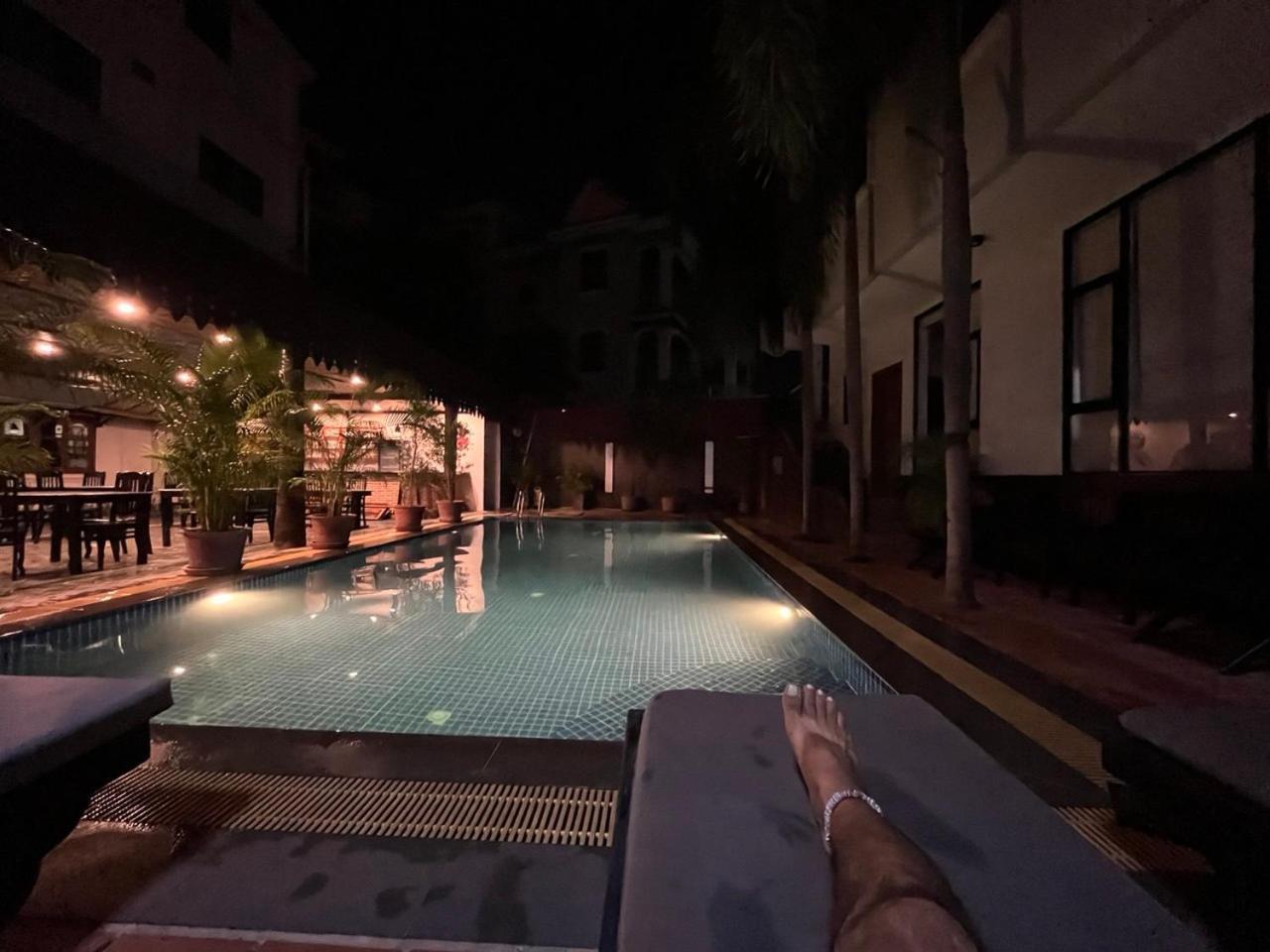White Monkey Hotel Siem Reap Exterior photo